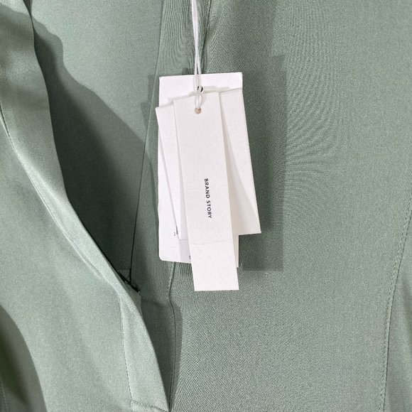 FLASH SALE! HP💕 Vince Silk Placket V-neck  Blouse - Picture 4 of 8